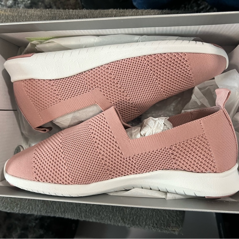Women's Pink Mesh Slip-On Sneakers